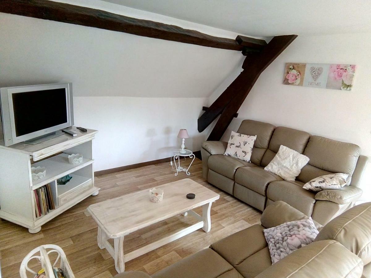 Au Trieu Hotel Wannebecq Zewnętrze zdjęcie