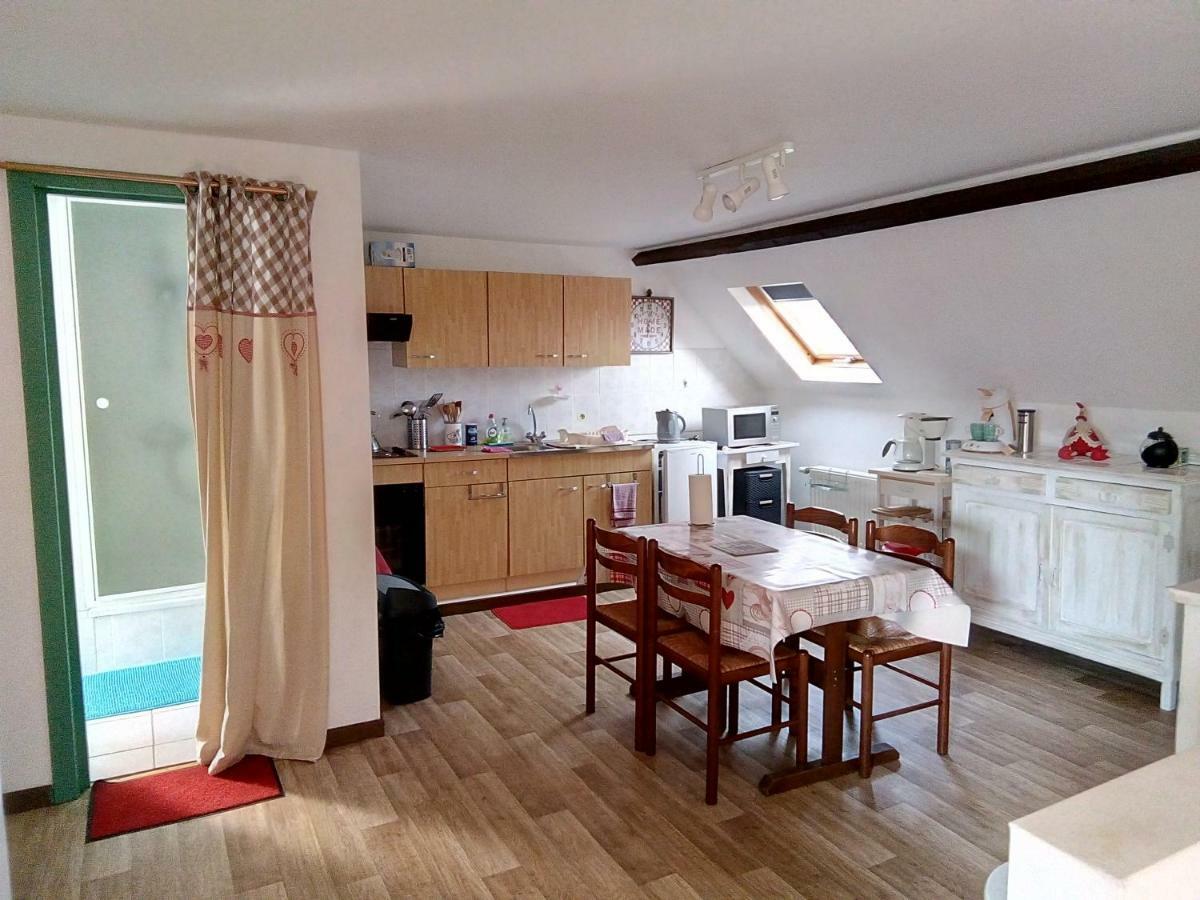 Au Trieu Hotel Wannebecq Zewnętrze zdjęcie