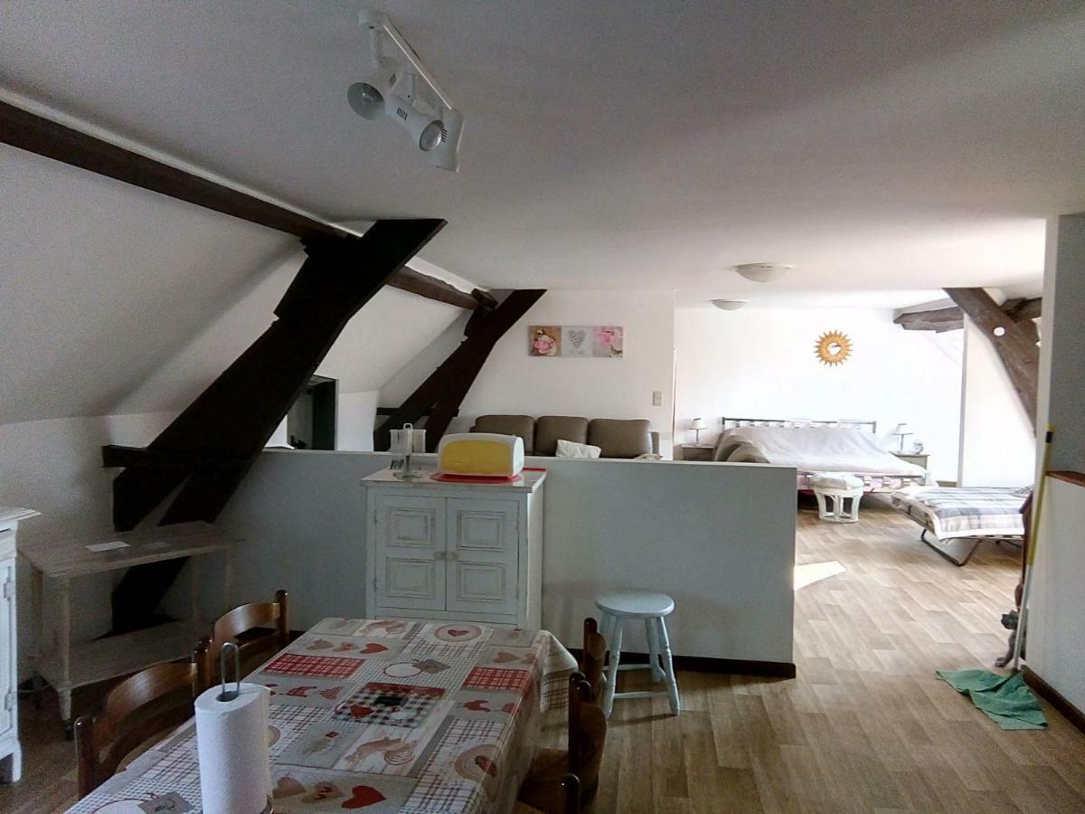 Au Trieu Hotel Wannebecq Zewnętrze zdjęcie